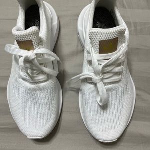 Adidas Swift Run Women’s Size 7